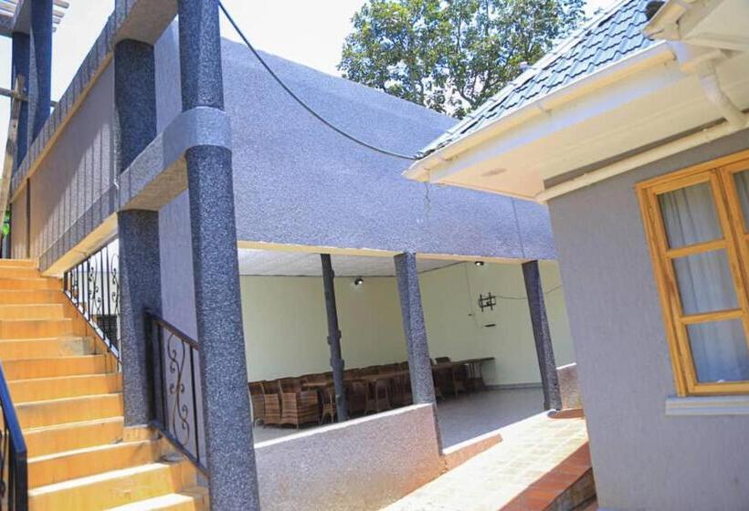 هتل Mt. Rwenzori Golf Resort & Spa