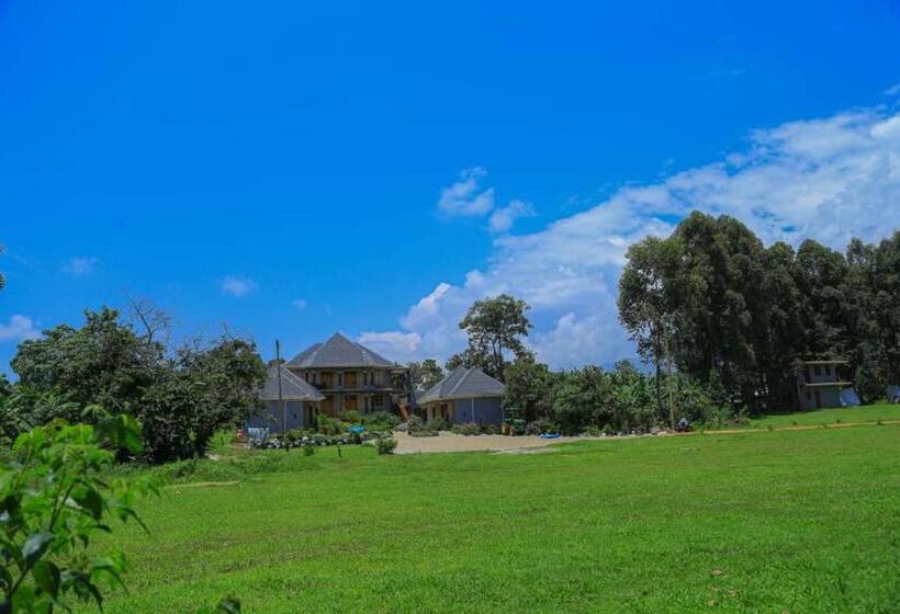 هتل Mt. Rwenzori Golf Resort & Spa