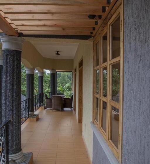 هتل Mt. Rwenzori Golf Resort & Spa