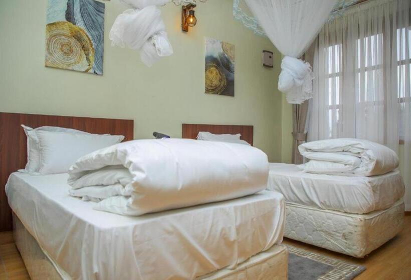 هتل Mt. Rwenzori Golf Resort & Spa