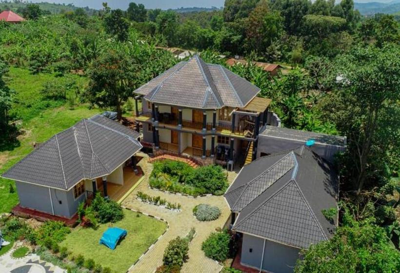 هتل Mt. Rwenzori Golf Resort & Spa