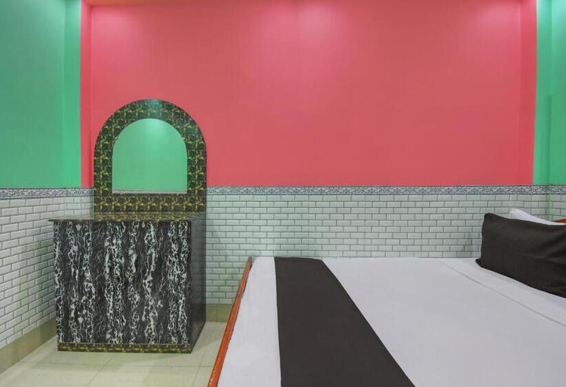 호텔 Oyo Yuvraj Lodge And