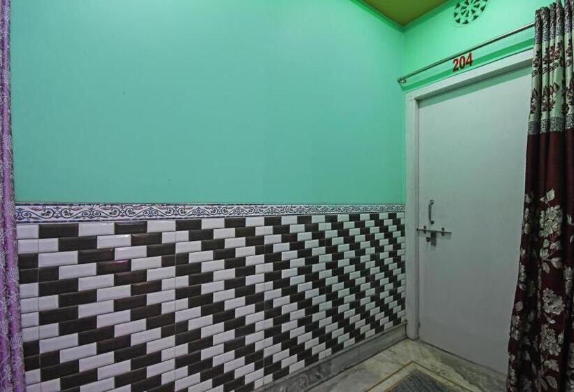 בית מלון כפרי Oyo Yuvraj Lodge And