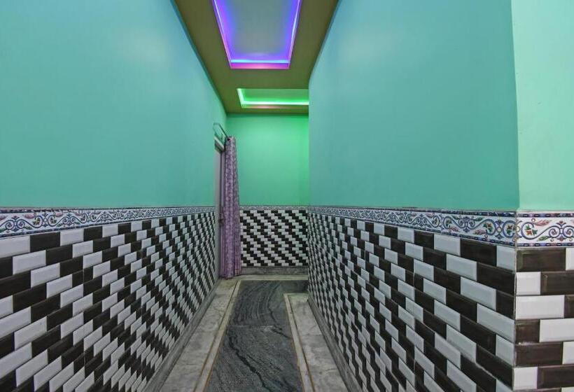 호텔 Oyo Yuvraj Lodge And