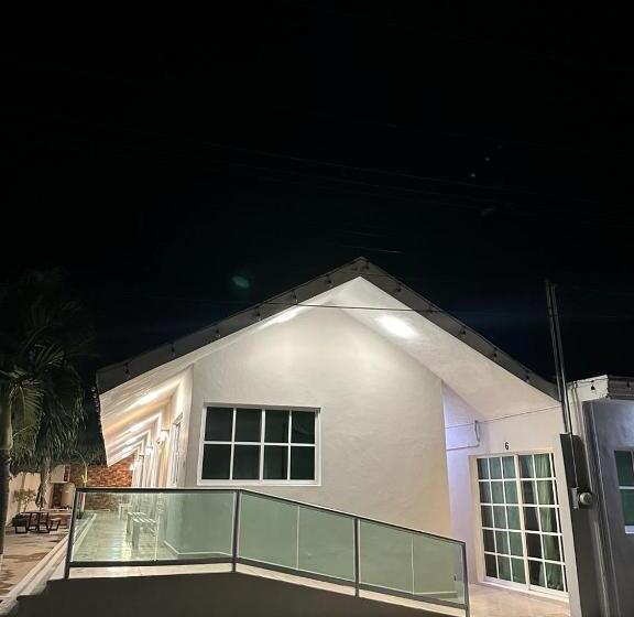 فندق Posadas Luz De Mar