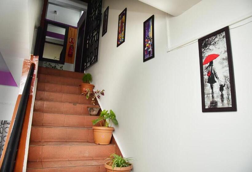 فندق Rowdralaya Residency