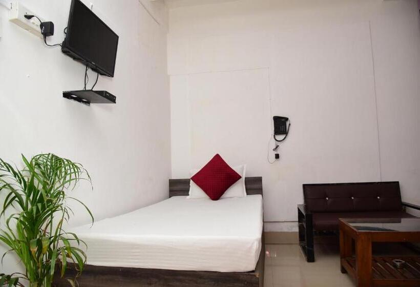 فندق Rowdralaya Residency