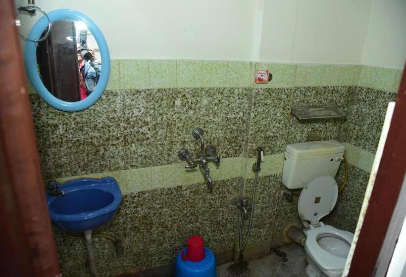 فندق Rowdralaya Residency