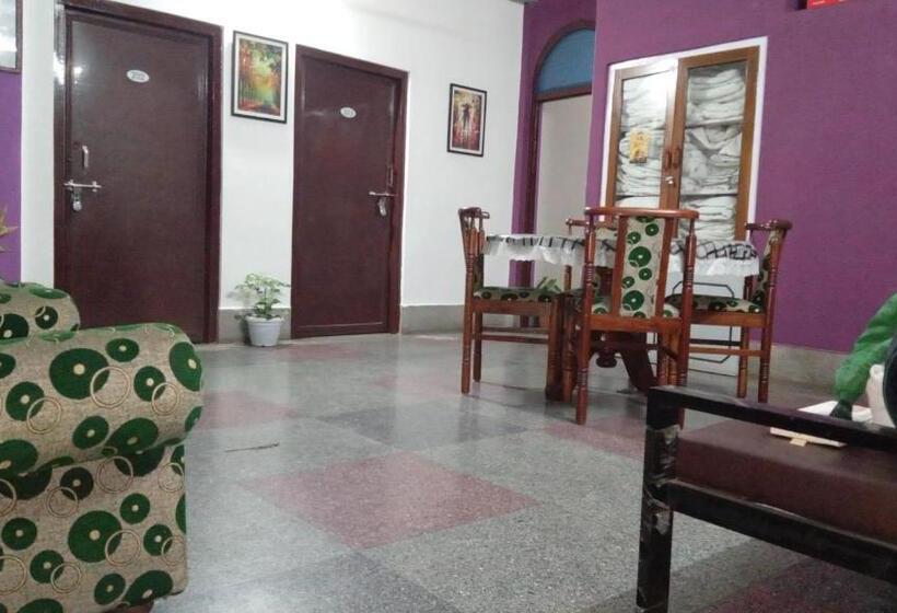 فندق Rowdralaya Residency