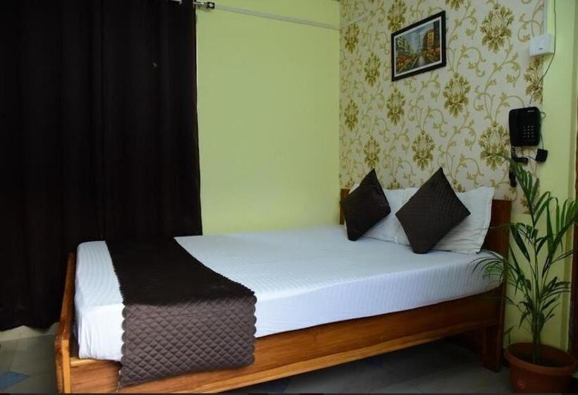 فندق Rowdralaya Residency