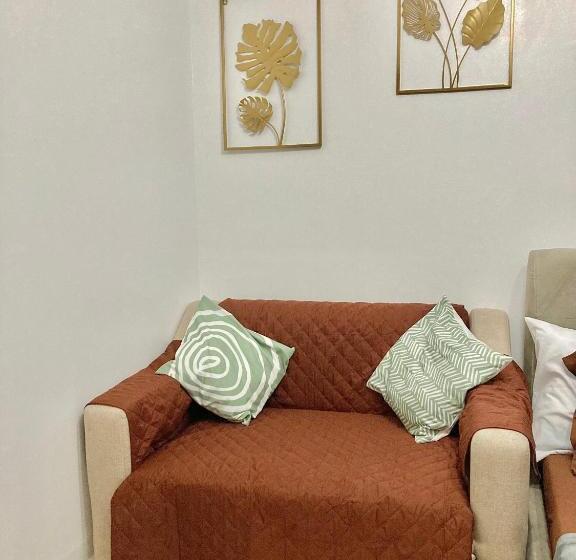 هتل The Residences At Commonwealth Quezon City By Snazzy Staycation