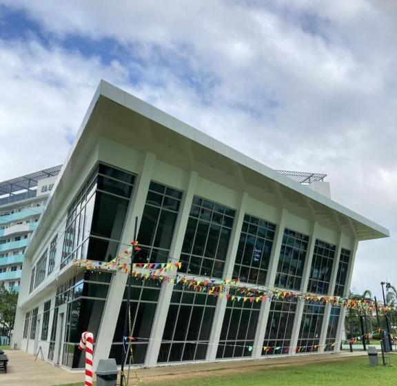 هتل The Residences At Commonwealth Quezon City By Snazzy Staycation