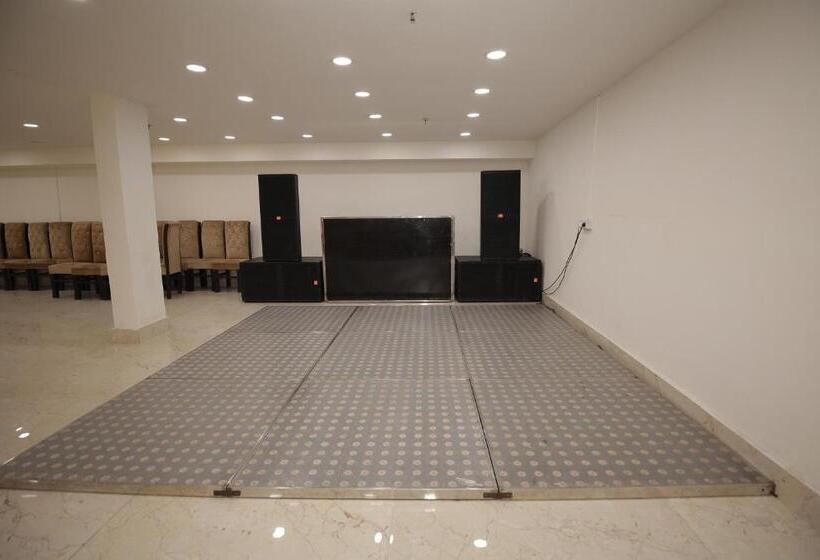 酒店 The Anvi Residency Sector 122