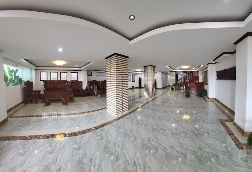 هتل Vangvieng Sisavang Mountain View