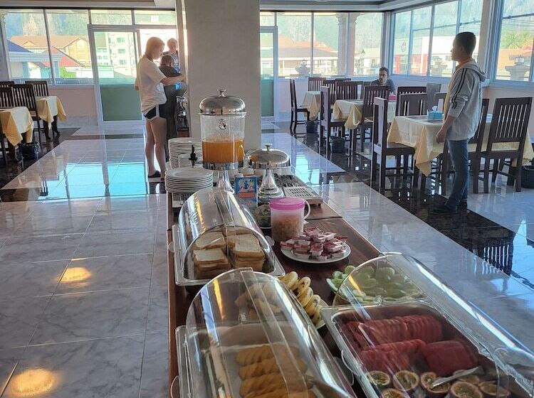 هتل Vangvieng Sisavang Mountain View