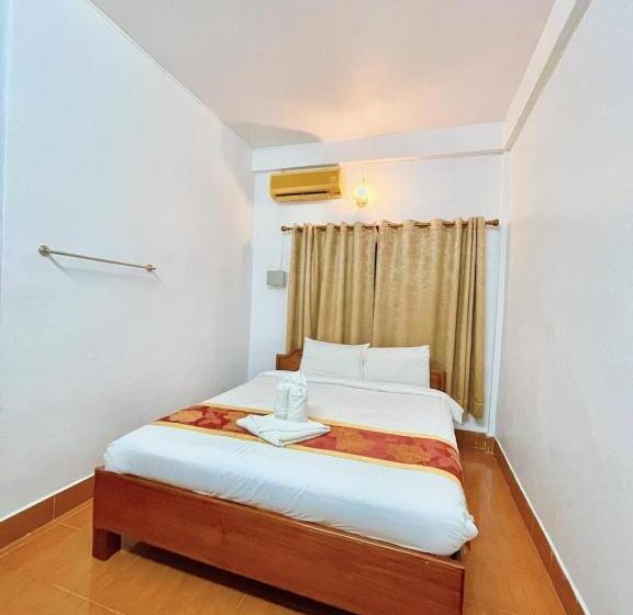 هتل Vangvieng Sisavang Mountain View