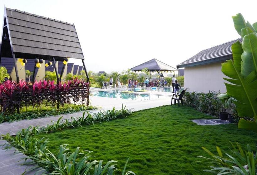 Отель Vindhyachal Resort