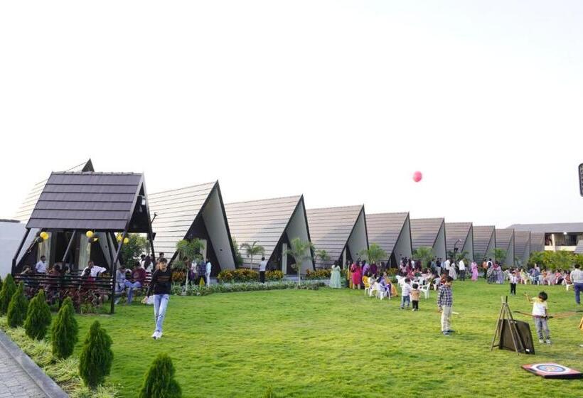 בית מלון כפרי Vindhyachal Resort