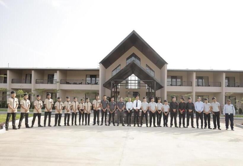 בית מלון כפרי Vindhyachal Resort