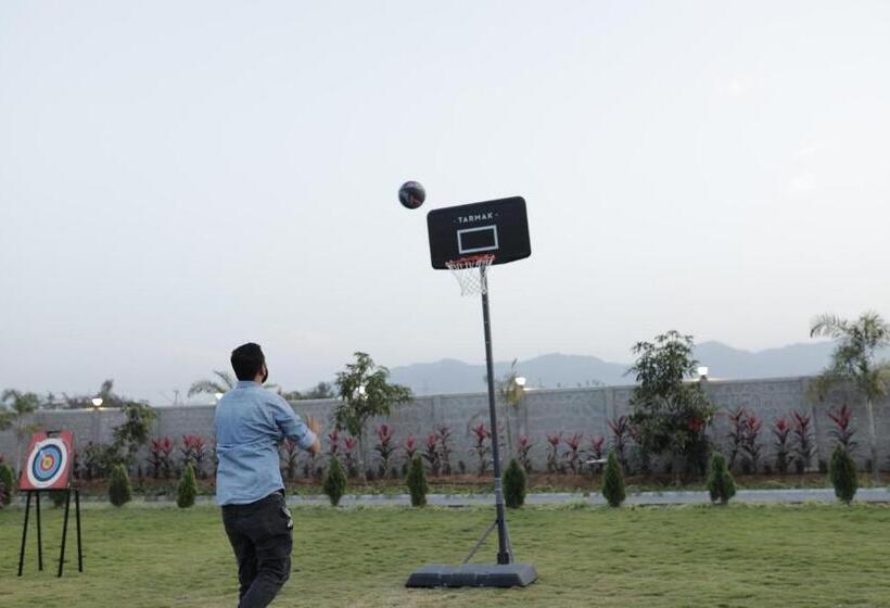 בית מלון כפרי Vindhyachal Resort