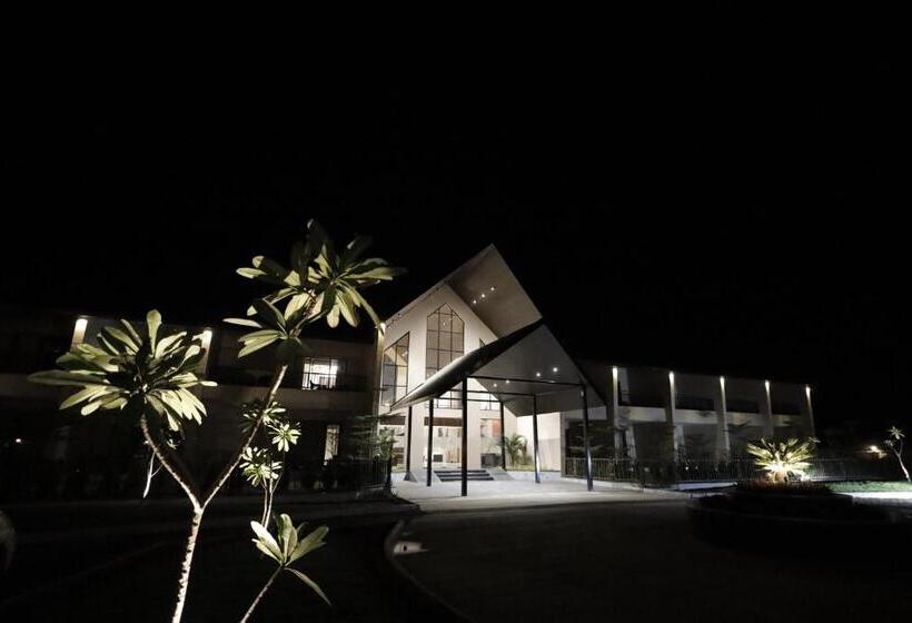 בית מלון כפרי Vindhyachal Resort