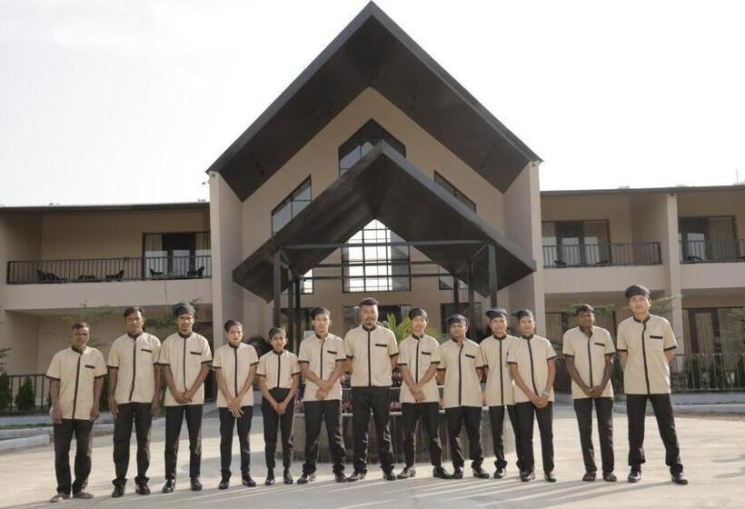 בית מלון כפרי Vindhyachal Resort