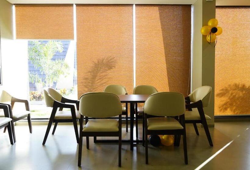 בית מלון כפרי Vindhyachal Resort