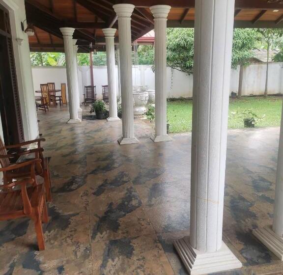 ホテル White Star