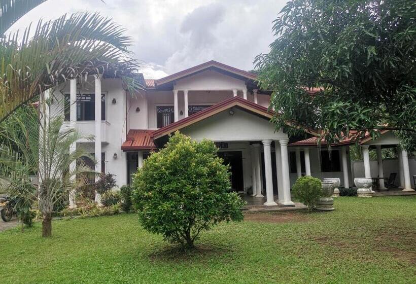 ホテル White Star