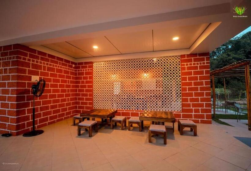 Отель Wild Kasarwadi