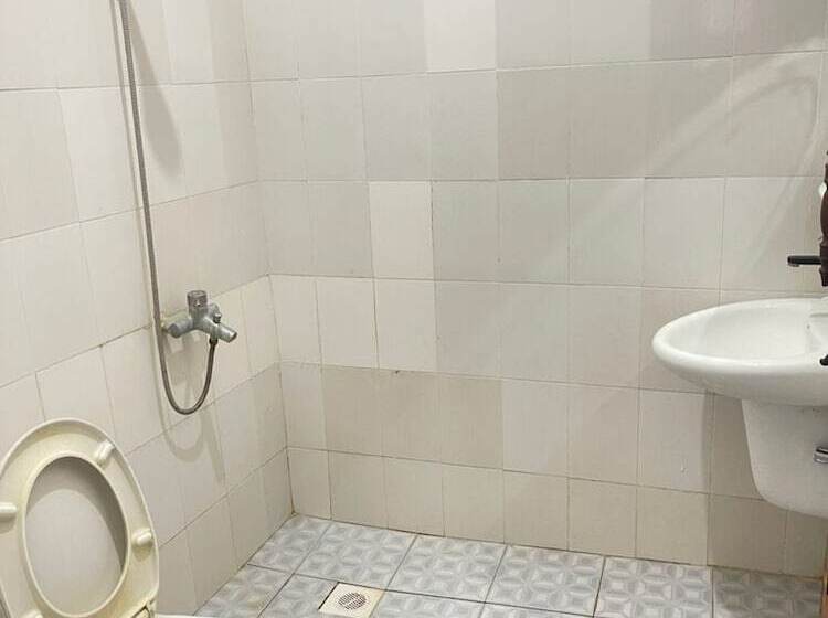 Mystic Manor Stonetown B&b