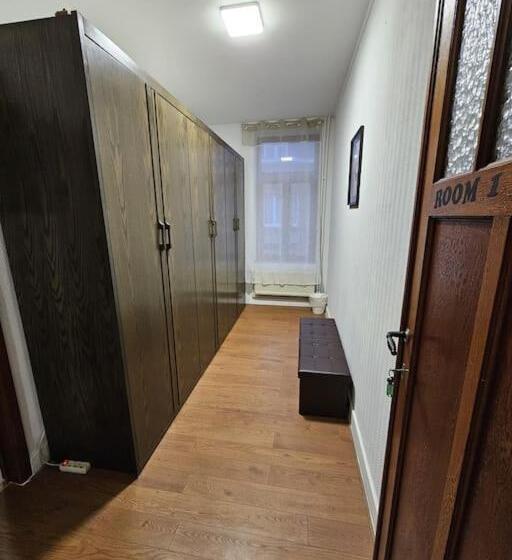 פנסיון Beautiful, Renovated Fully Self Contained Room