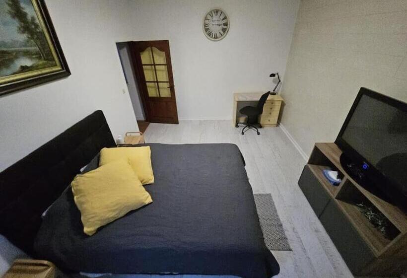 بنسيون Beautiful, Renovated Fully Self Contained Room