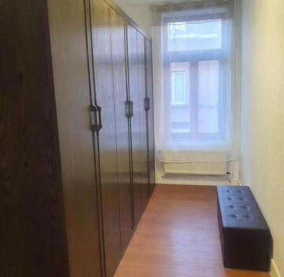 פנסיון Beautiful, Renovated Fully Self Contained Room