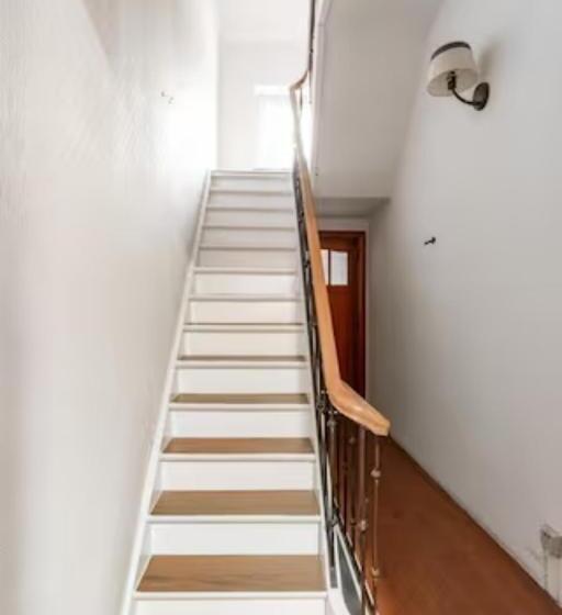 פנסיון Beautiful, Renovated Fully Self Contained Room