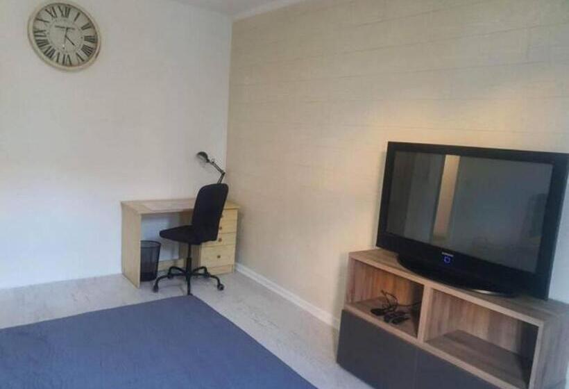 بنسيون Beautiful, Renovated Fully Self Contained Room