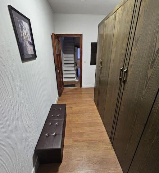 פנסיון Beautiful, Renovated Fully Self Contained Room