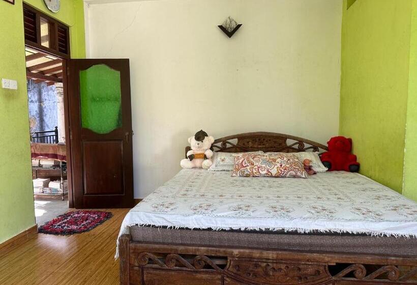 펜션 Charming Home   Pilana