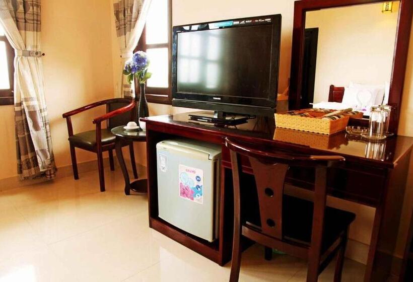 Cánh Buồm Xanh Resort