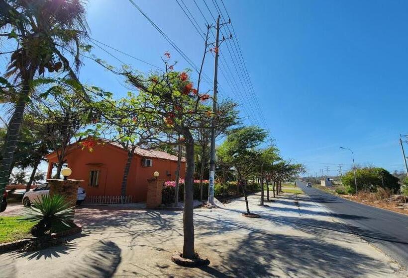 Cánh Buồm Xanh Resort