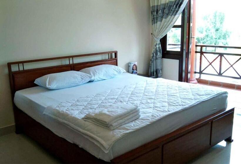 Cánh Buồm Xanh Resort