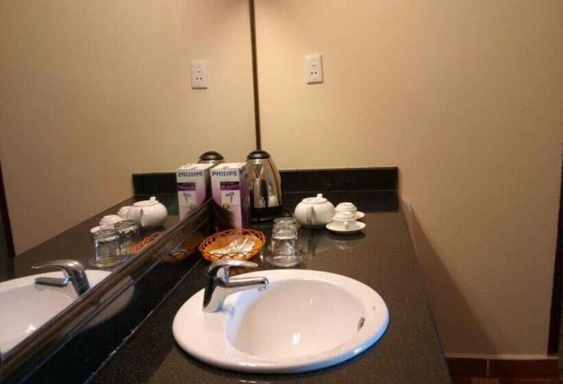 Cánh Buồm Xanh Resort