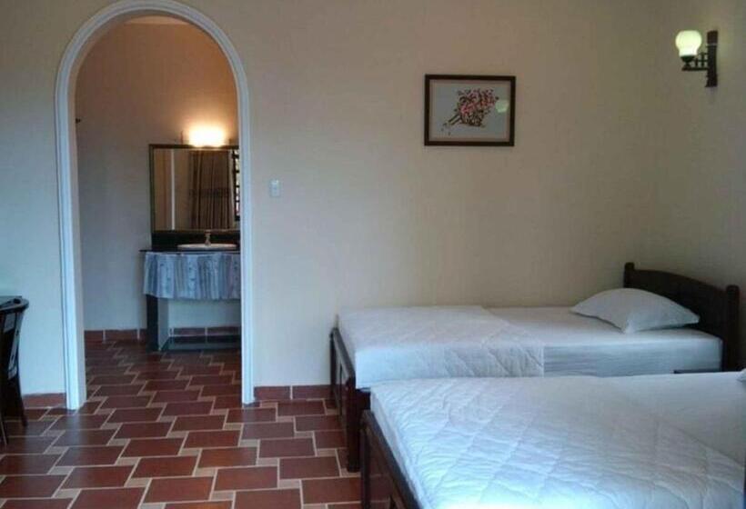 Cánh Buồm Xanh Resort