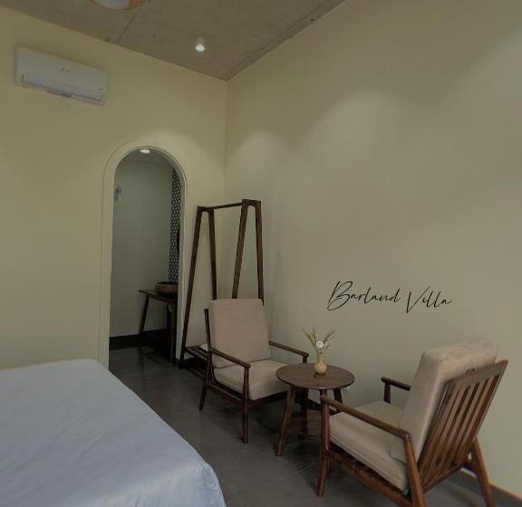 تختخواب و صبحانه Barland Villa