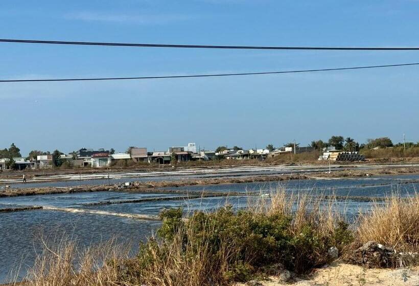 تختخواب و صبحانه Barland Villa