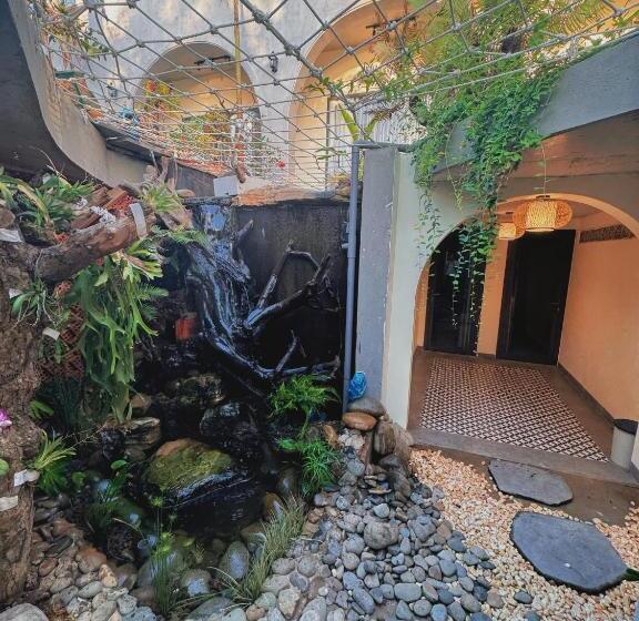 تختخواب و صبحانه Barland Villa