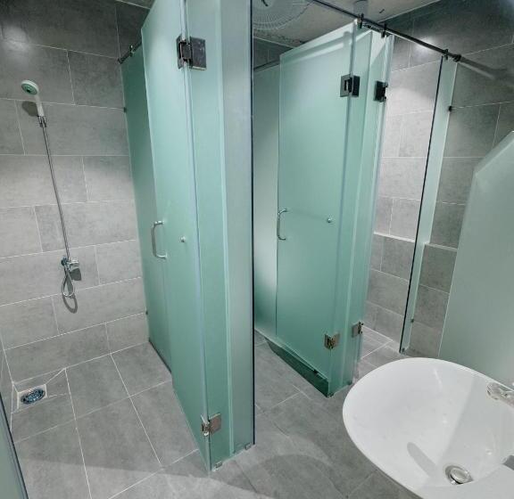 تختخواب و صبحانه Barland Villa