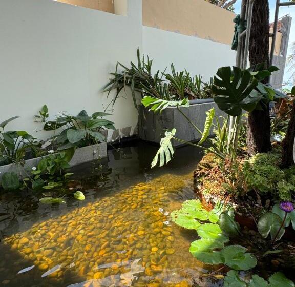 تختخواب و صبحانه Barland Villa