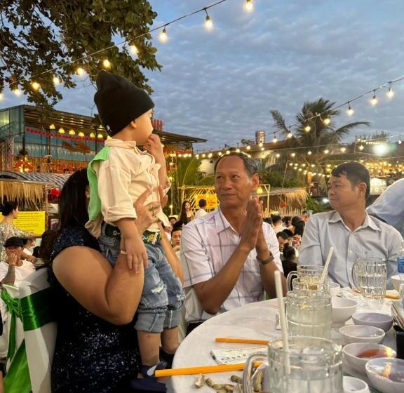 تختخواب و صبحانه Barland Villa