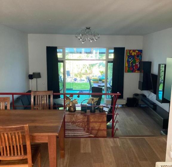 민박 Charming Rooms With Free Parking